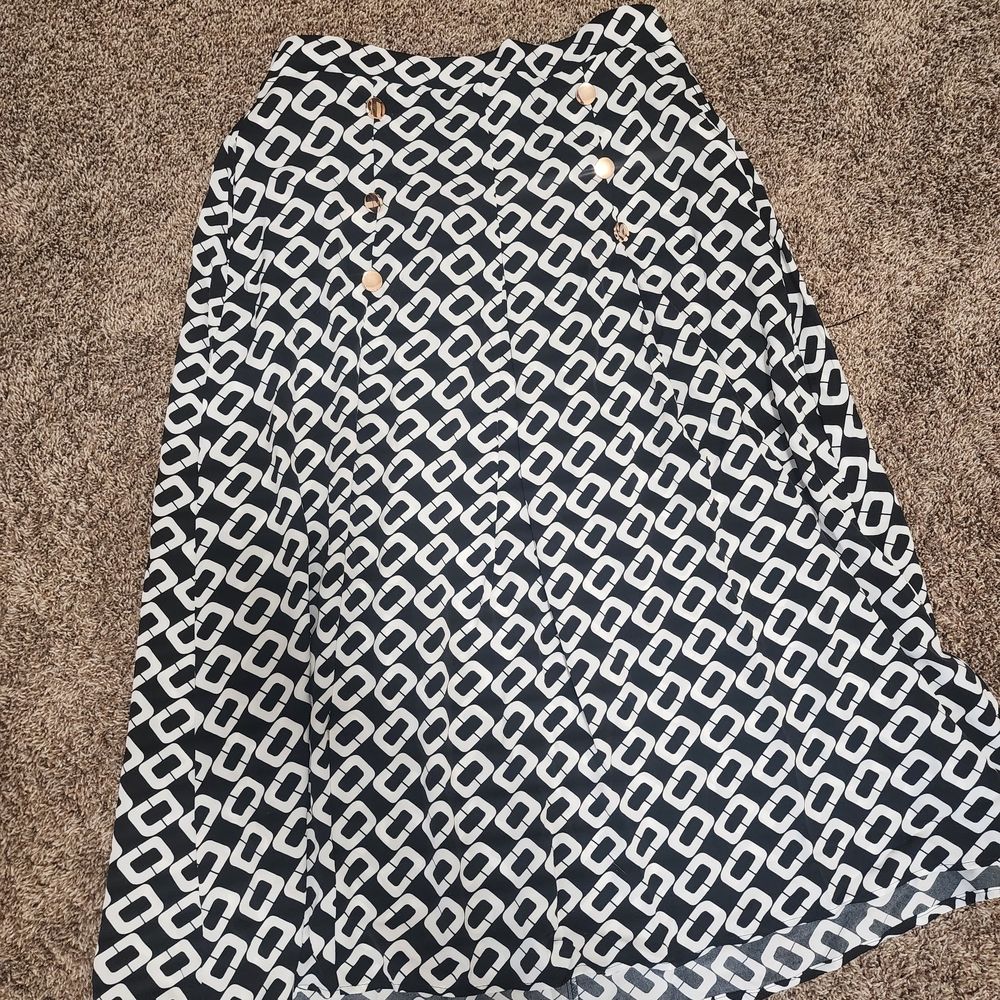 Bloomchic Monochrome Geometric A-Line Skirt Size Large Nwt